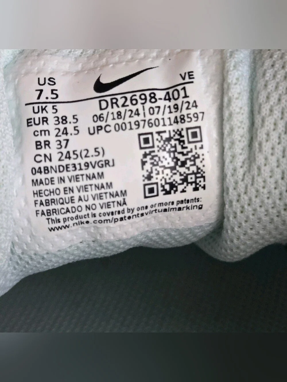 Nike Women's Light Blue Running Shoes with Orange Swoosh - Picture 7 of 7